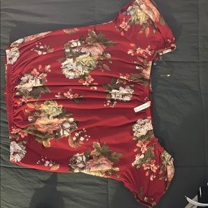 Blous/ crop tee red with floral design